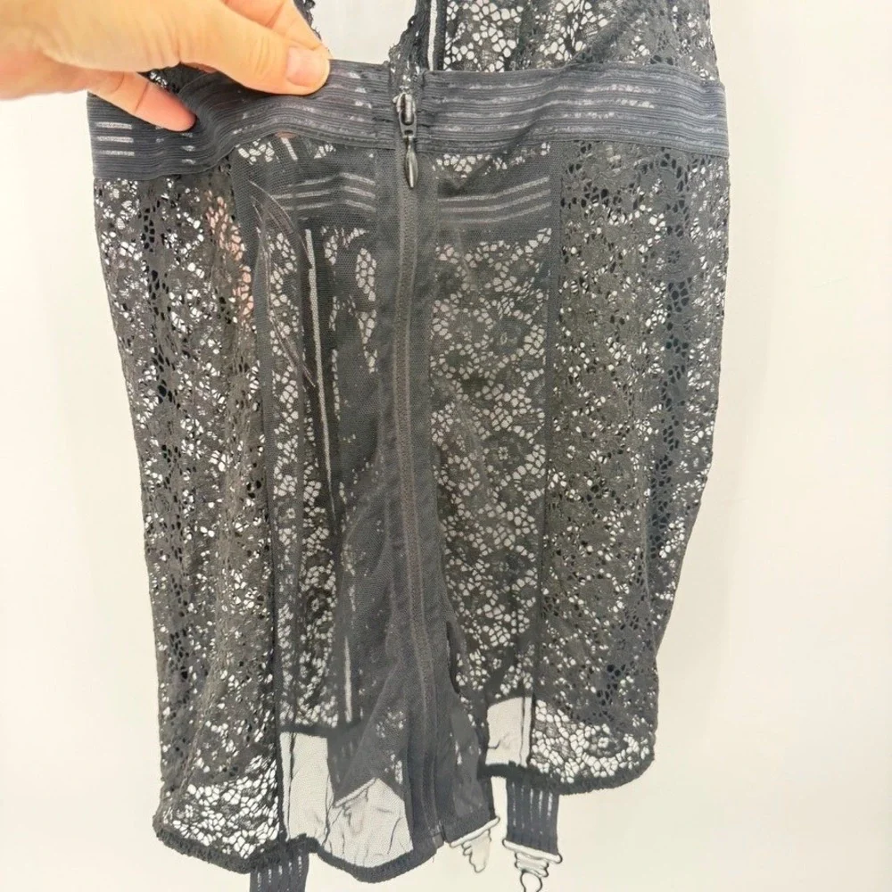 Victorias‎ Secret NWT Lace Garter Chemise Black Halter Lingerie Slip Size MD